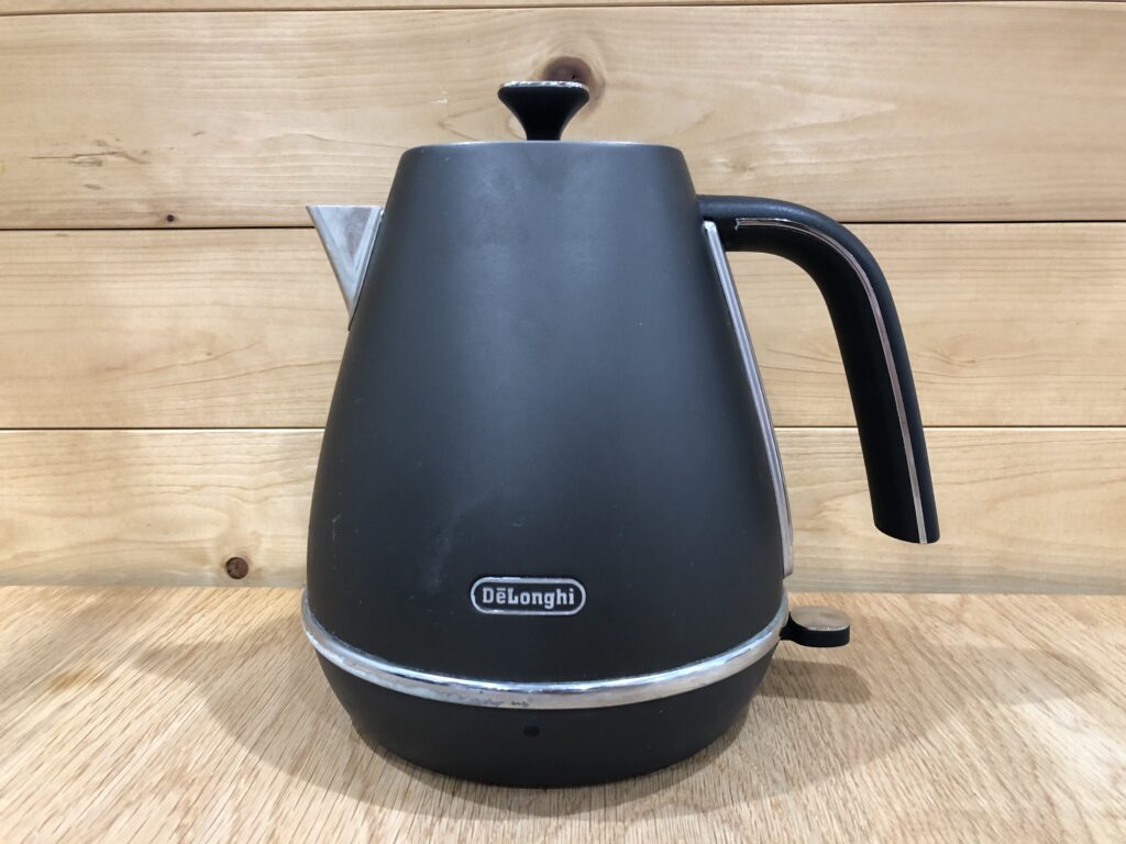デロンギ 電気ケトル 正面 3年使用